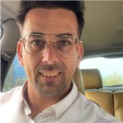 Llevo gestionando desde hace más de 15 años, soy una persona muy dinámica y preocupada por su trabajo, para mi, enseñar es la competencia que más me hace sentirme humano